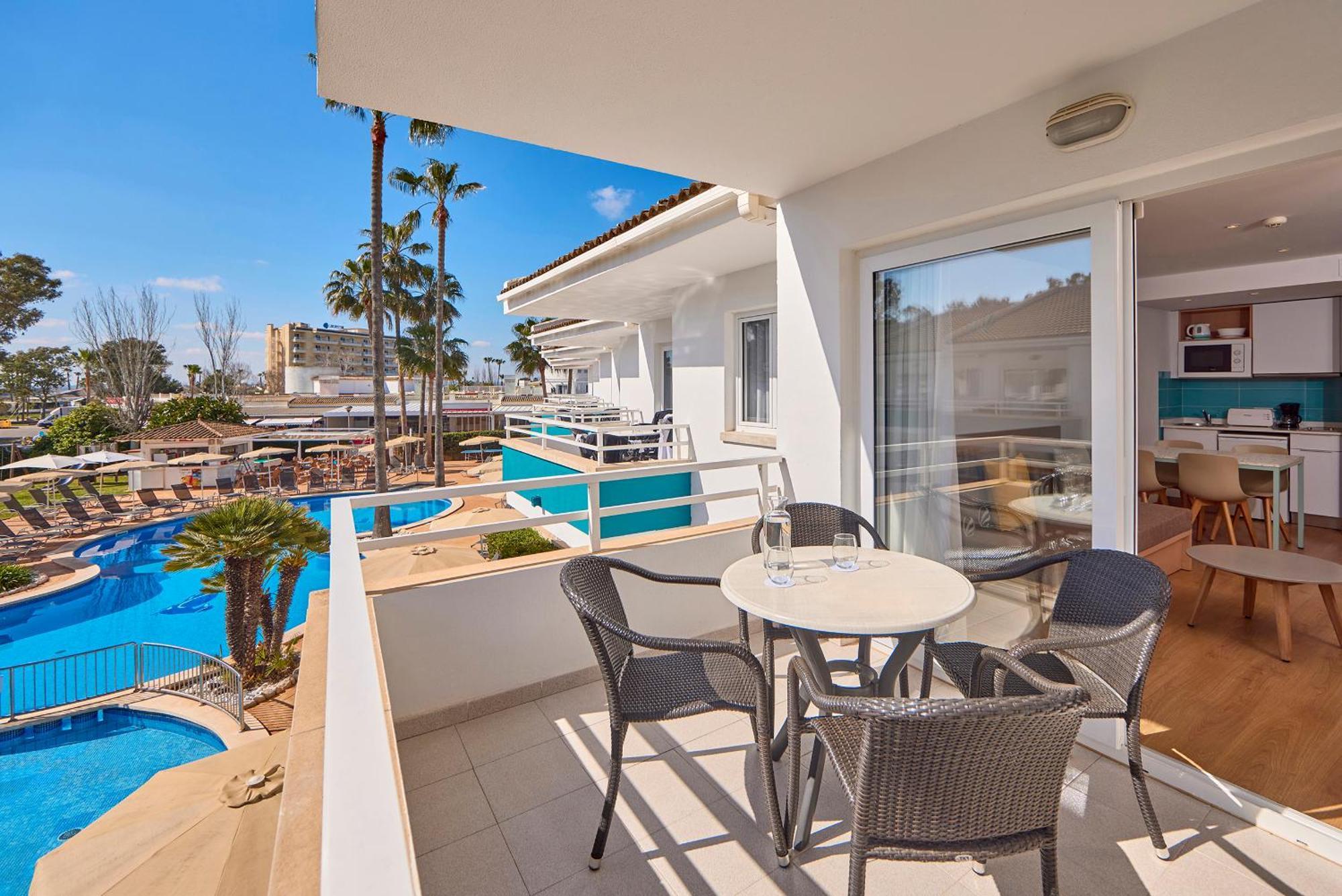 Universal Aparthotel Elisa Playa de Muro  Exterior foto